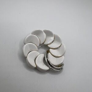 Lisner‎ Vintage White Crescent Moon Brooch Pin Silver Tone Costume Jewelry